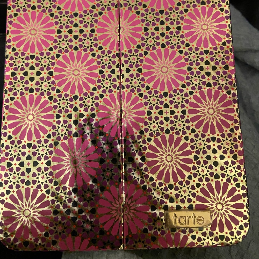 Tarte eyeshadow, blush, bronzer & highlight